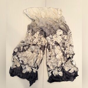 VINTAGE | CARLISLE, classic rectangular floral silk scarf